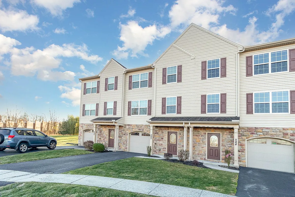 Building Photo - 282 Fieldstone Ct