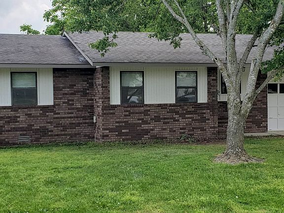 3rd image of 407 SW 6th St