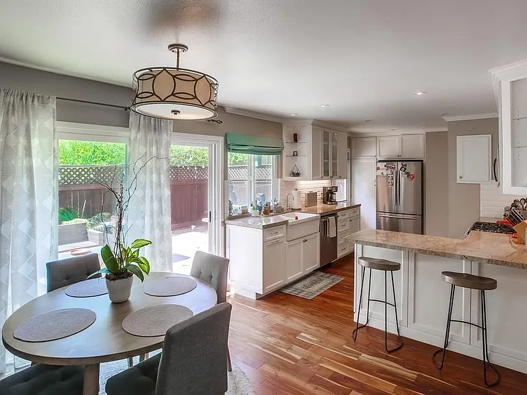 Open Kitchen
