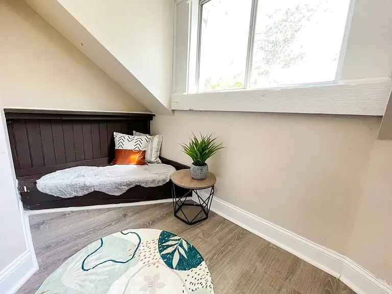516 N Broadway #301 — Photo 1