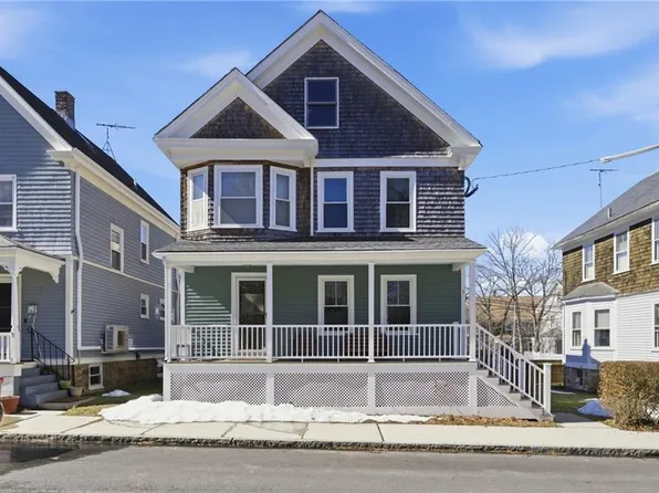 5 Meikle Ave, Newport, RI 02840