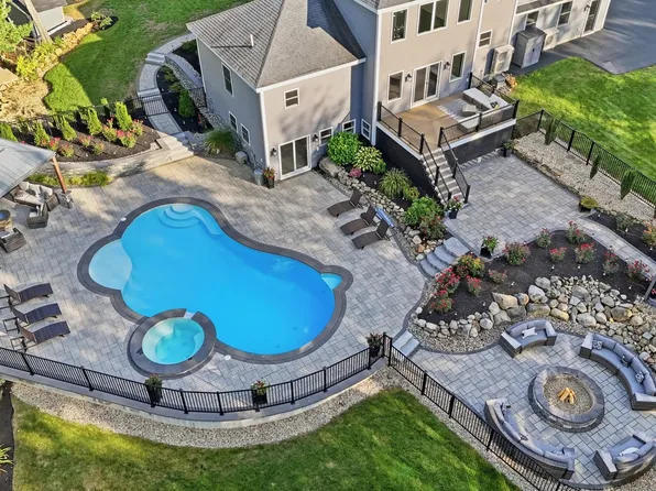 54 Grand Trail Drive, Wells, ME 04090