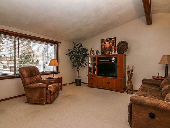 4th image of 6020 South Ct
