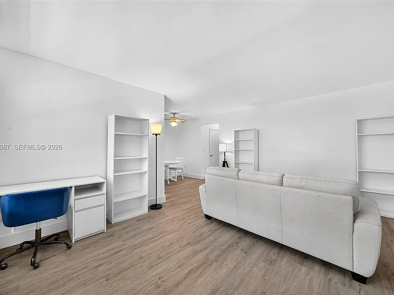 6565 Santona St #B17 — Photo 7
