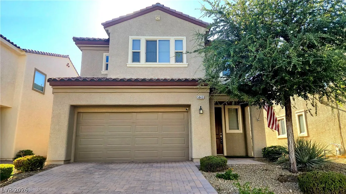 3 bed, 2.5 bath, 2048 sqft, $2,550 — Photo 1