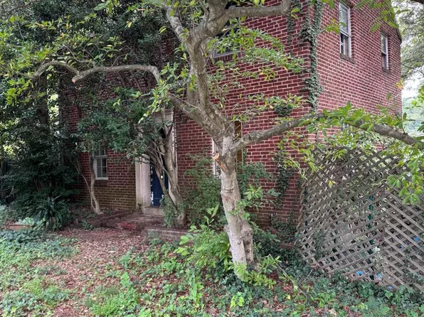 1200 N Powhatan St, Arlington, VA 22205