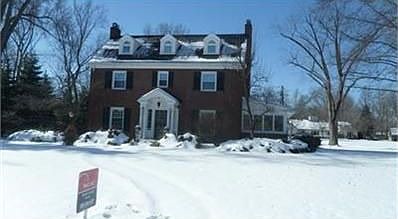 1st image of 681 Fairway Pl