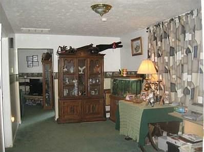 3rd image of 613 N Walnut St