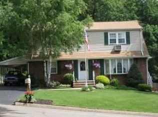16 Cedar St, Bloomingdale, NJ 07403