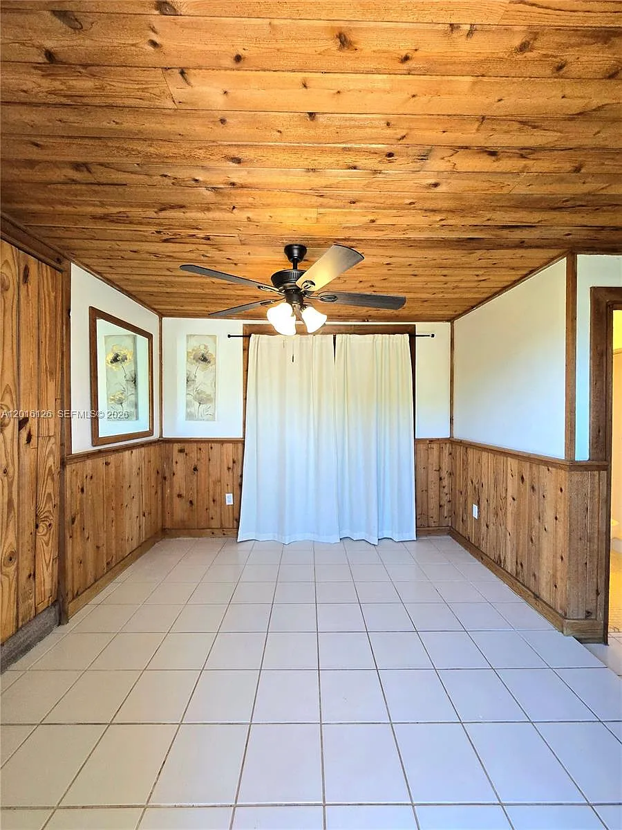 Building Photo - 27660 SW 162nd Ave #SIDE