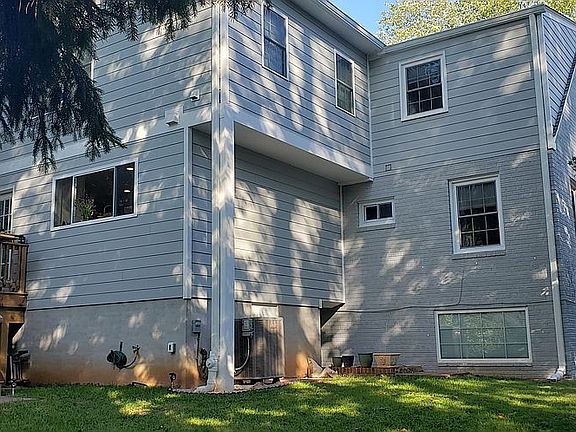 4th image of 9214 Villa Dr