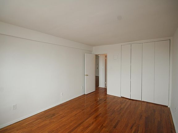 3rd image of 7 Monroe Blvd #5L