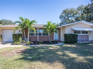 515 Hillcrest Dr, Largo, FL 33771