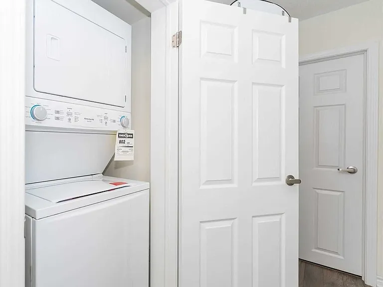 250 Lagerfeld Dr #8 — Photo 16