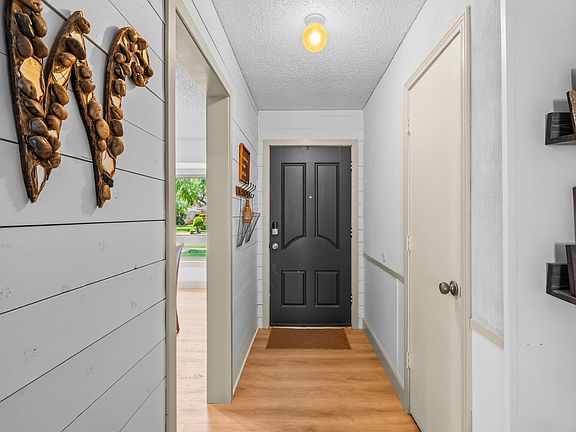 4th image of 5402 89th St