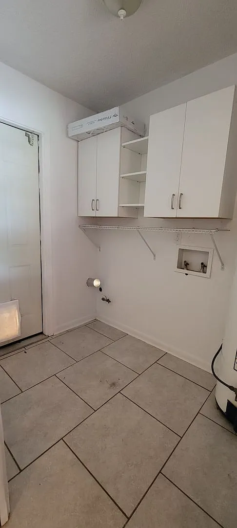 Gorgeous 3 bedroom/1.5 bath home! — Photo 4
