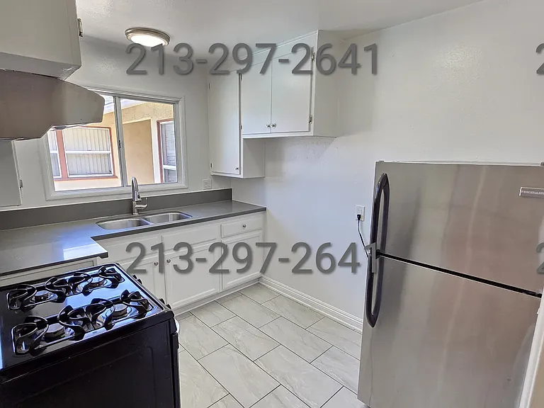 14355 Burbank Blvd #18 — Photo 8