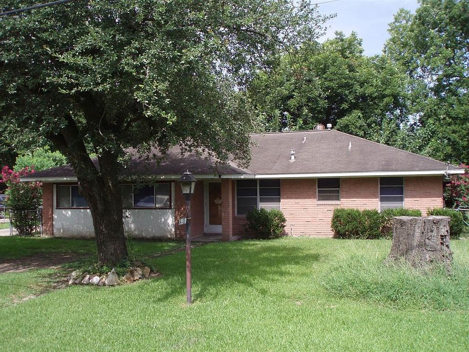 1st image of 13910 Kershaw St