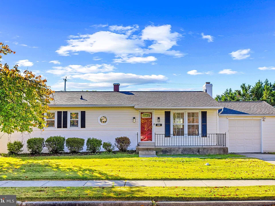 1023 Adcock Rd