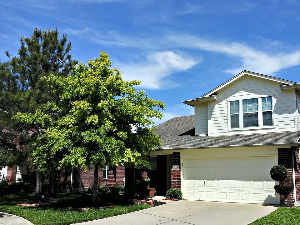 Front of home has great curb appeal!