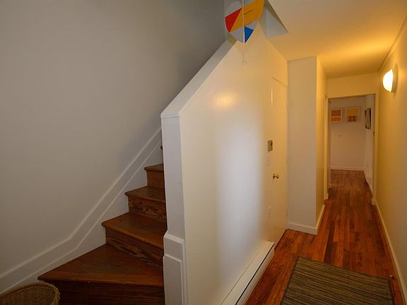3rd image of 550 E Loveland Ave