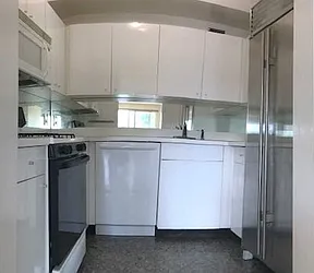 Rented by La Seven Inc.