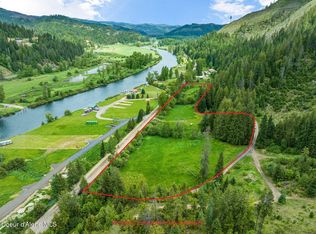 8281 Railroad Grade Rd, Saint Maries, ID 83861