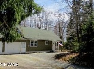 157 View Dr, Greentown, PA 18426