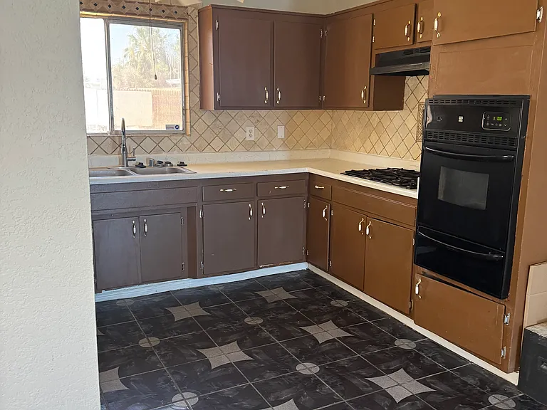 4483 Vegas Valley Dr — Photo 6