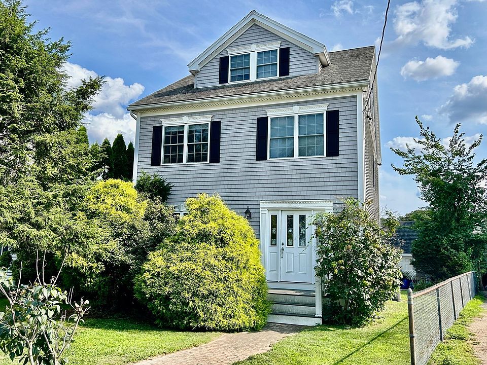 1st image of 35 Hiawatha Ave