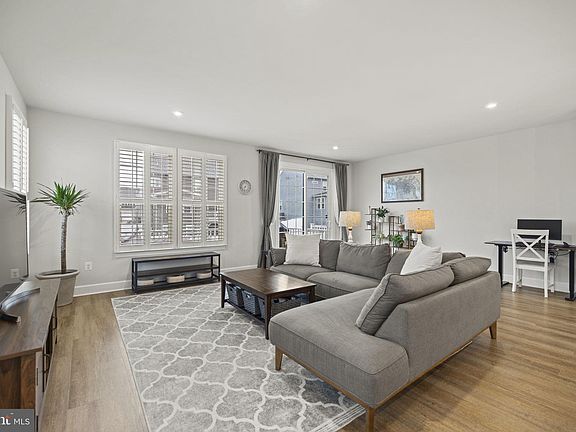 4th image of 10561 Waterbury Woods Way