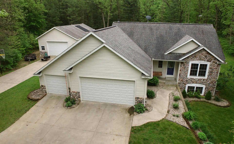 1st image of 4412 Oak Hollow Ct