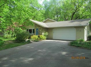 1697 W Paynes Point Rd, Neenah, WI 54956