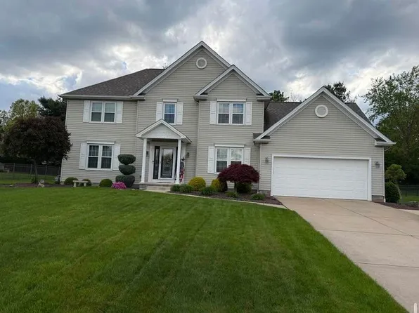 18 Morningview Cir, Canfield, OH 44406