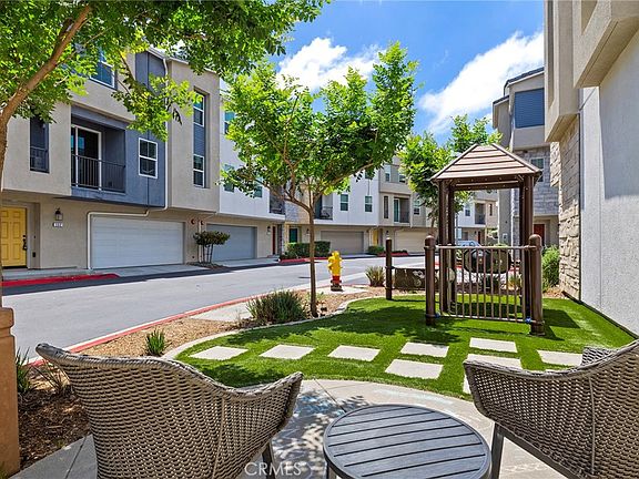 5th image of 447 Fitzpatrick Rd #102B