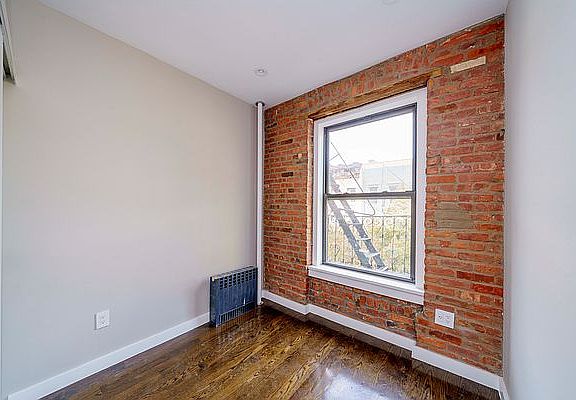 4th image of 280 E 10th St APT 23