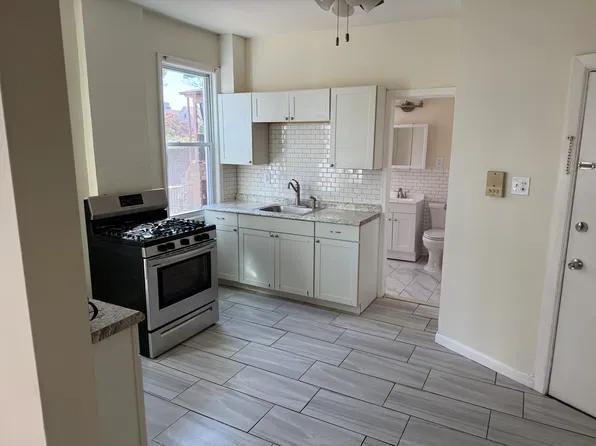 94 W 16th St, Bayonne, NJ 07002