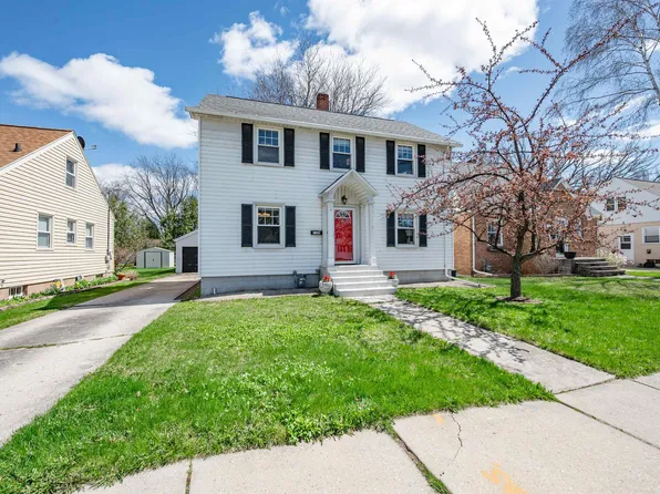 1109 12th Ave, Green Bay, WI 54304