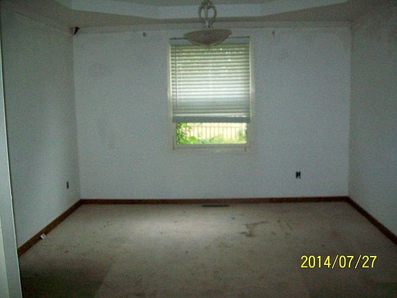 3rd image of 11744 Canterbury Ave