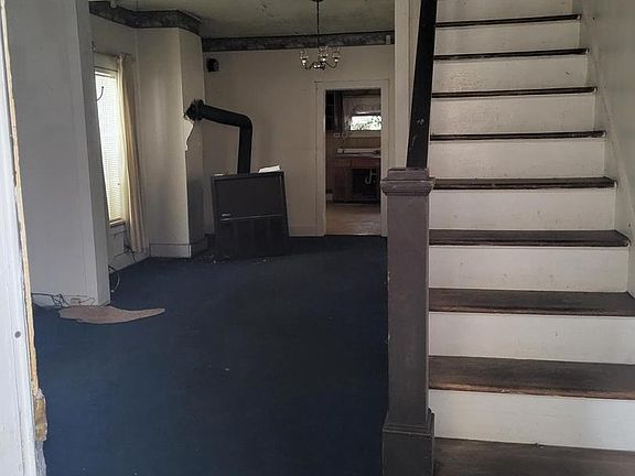 5th image of 512 Muir St