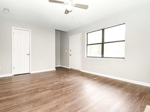 4th image of 585 Travelers Blvd