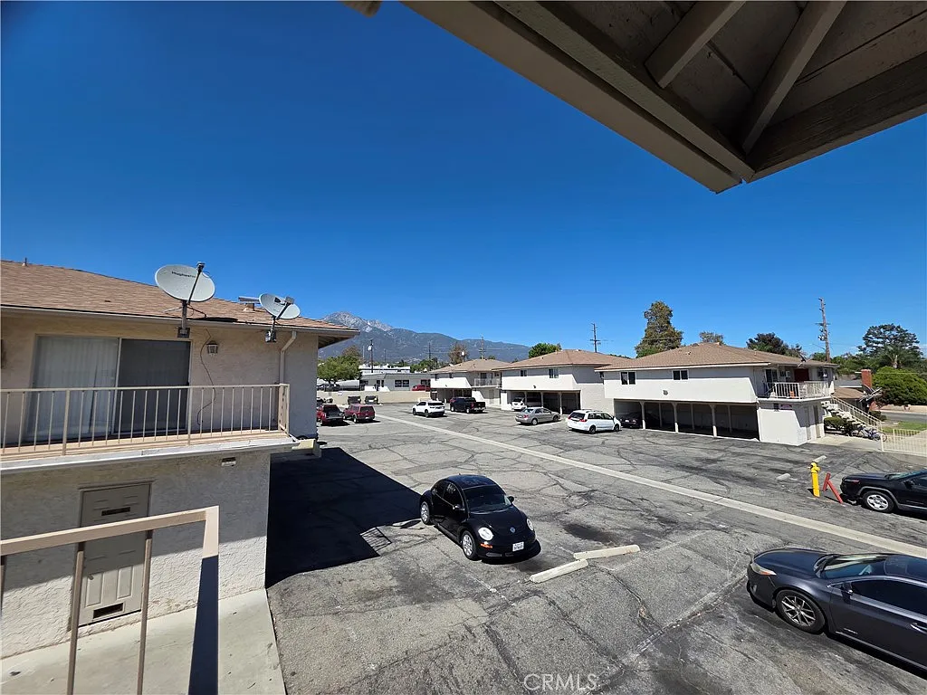 2 bed, 800 sqft, $2,195 — Photo 3