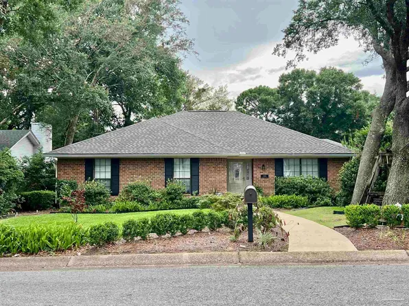 4601 Shannon Cir, Pensacola, FL 32504