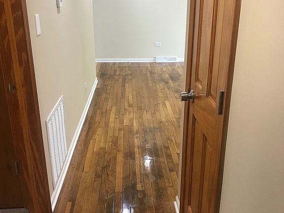 5th image of 13037 S Eberhart Ave