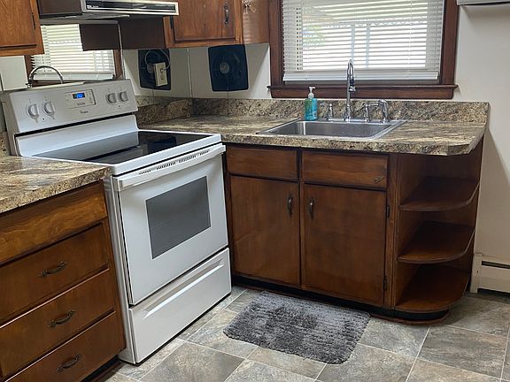 2nd image of 8425 Bedford Rd #8425