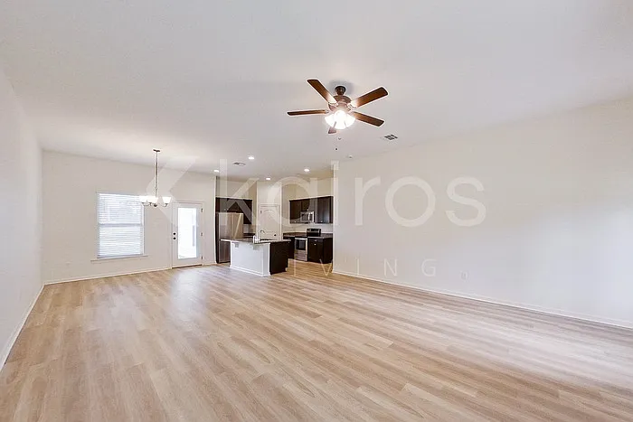 3 bed, 2.0 bath, 1593 sqft, $1,895 — Photo 3