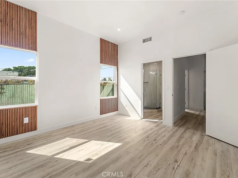 10730 Strathern St — Photo 23