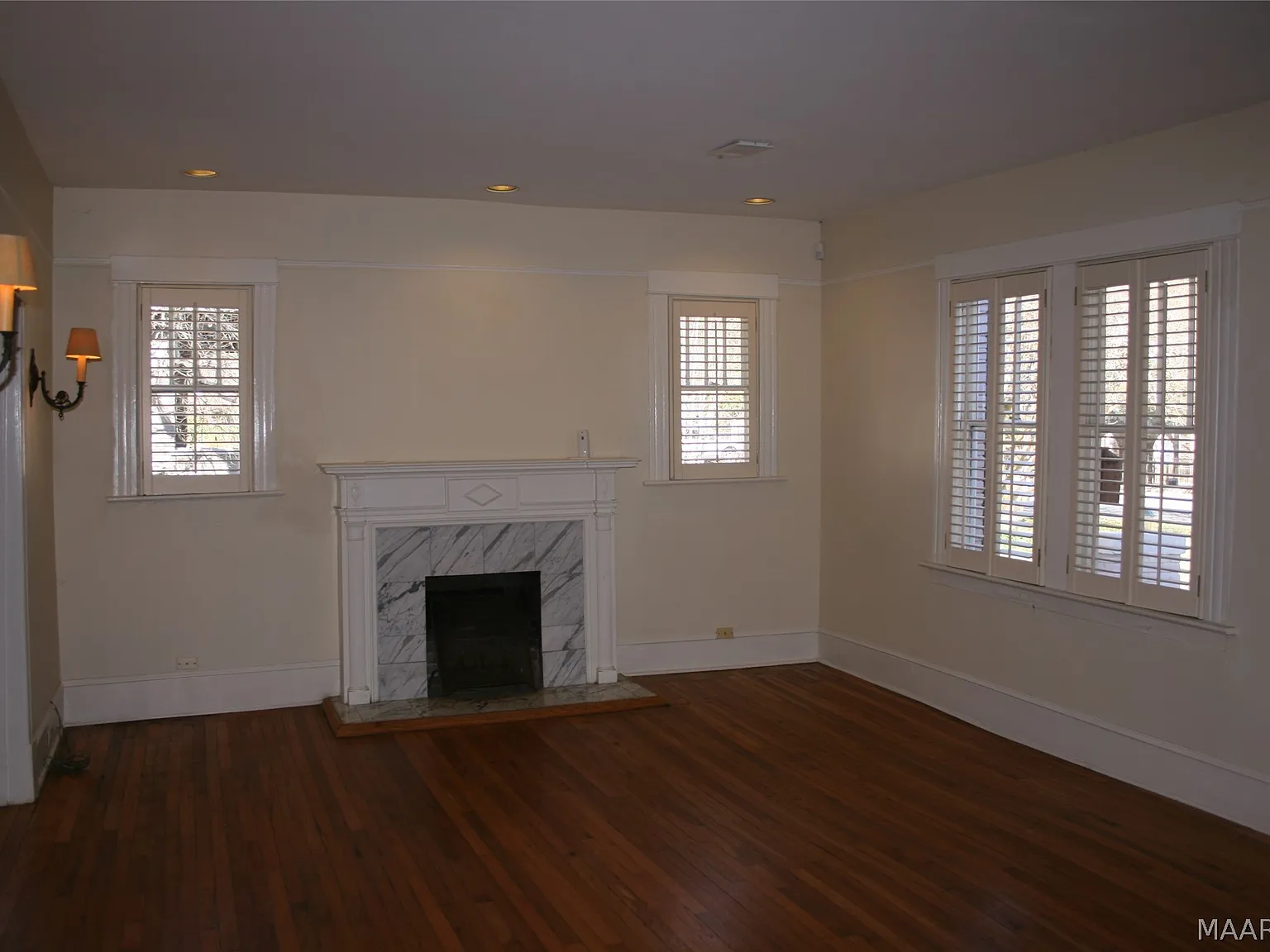 3 bed, 2.0 bath, 2133 sqft, $1,800 — Photo 2