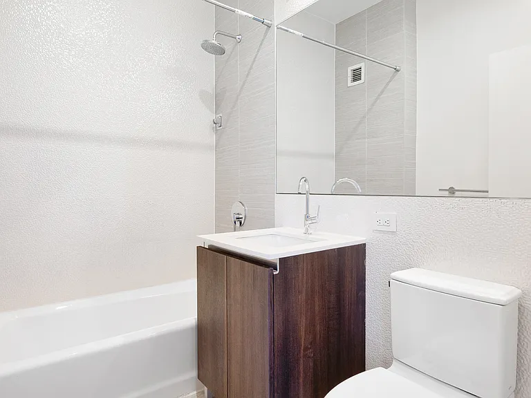 15 Park Row #4A — Photo 4