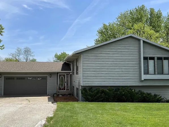 1003 Harken Hills Dr, Osceola, IA 50213